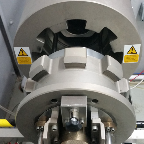 Pressure vessel testing subsea electrical connectors with mate and de-mate functionality