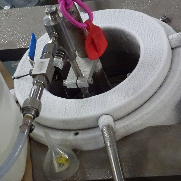 Pressure vessel for testing subsea power systems