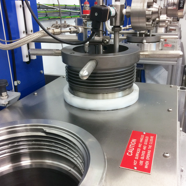 Medium pressure, medium temperature autoclave system